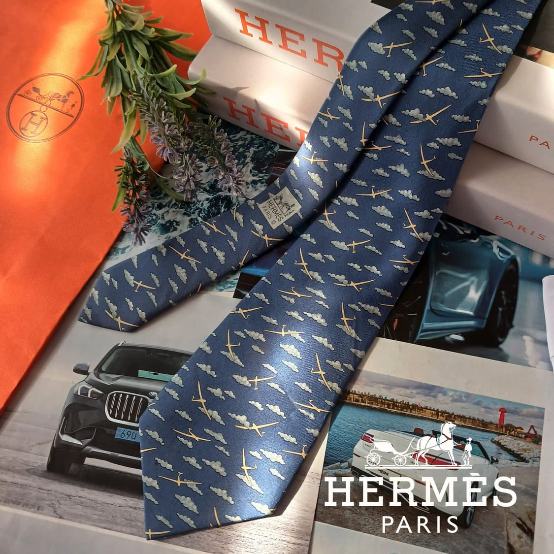 에르메스 실크 스카이블루 글라이더 넥타이 9.7cm B등급 A18827
 상품이미지1