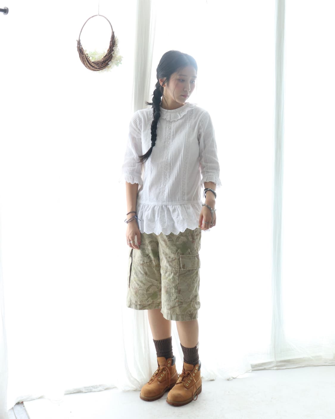 [Beams Boy] Frill Lace Pintuck Blouse 상품이미지2