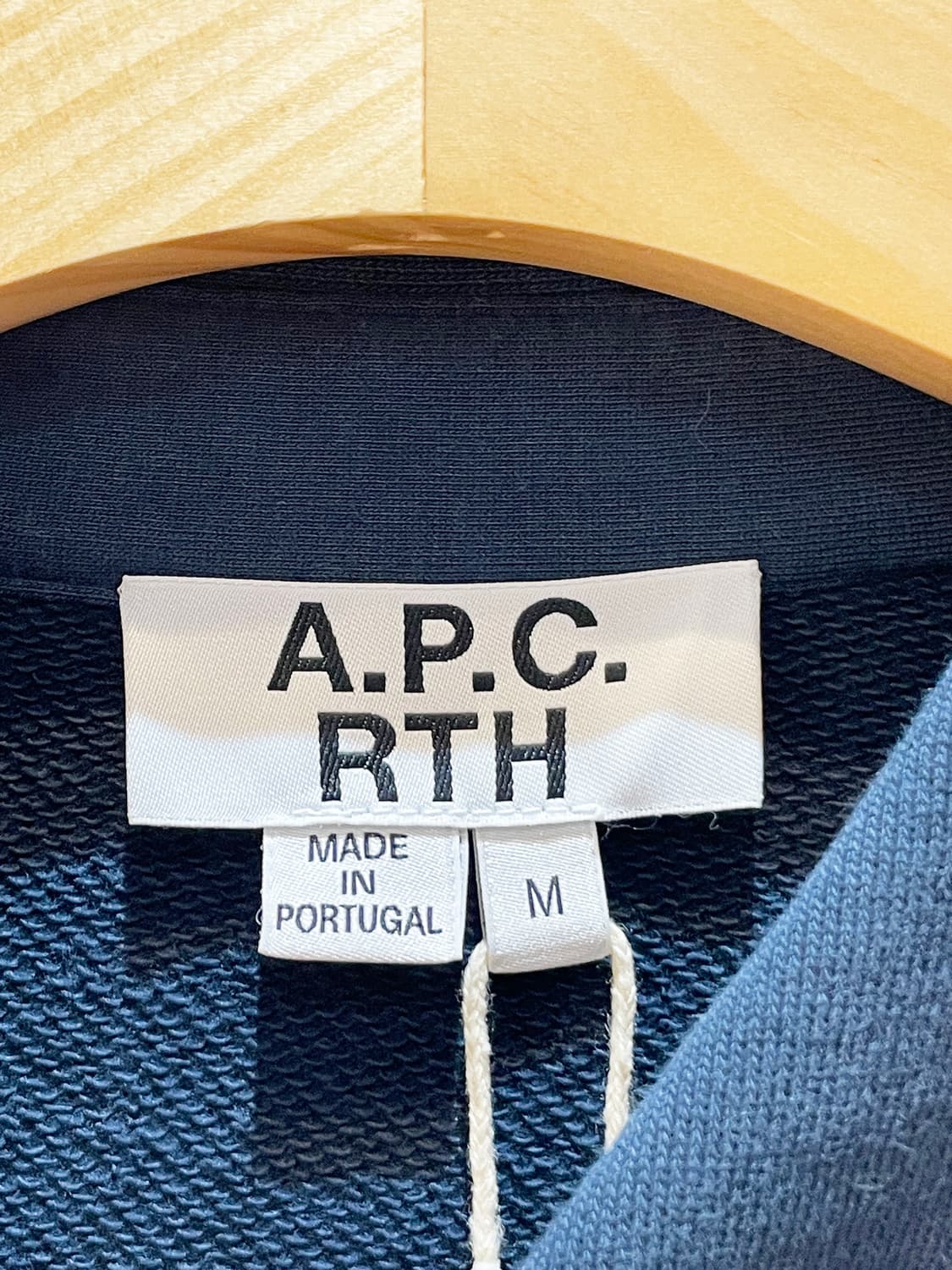 A.P.C. x RTH POLO 콜라보 카라 맨투맨 A990 상품이미지5