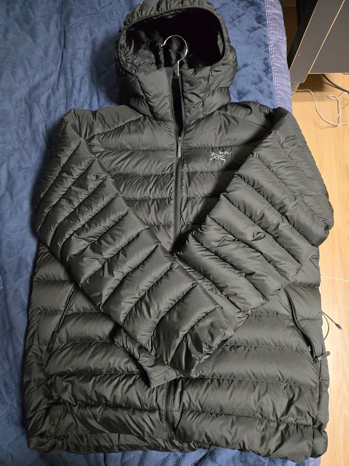 [XL]아크테릭스 세륨 후디 블랙 경량패딩 상태최상 상품이미지3