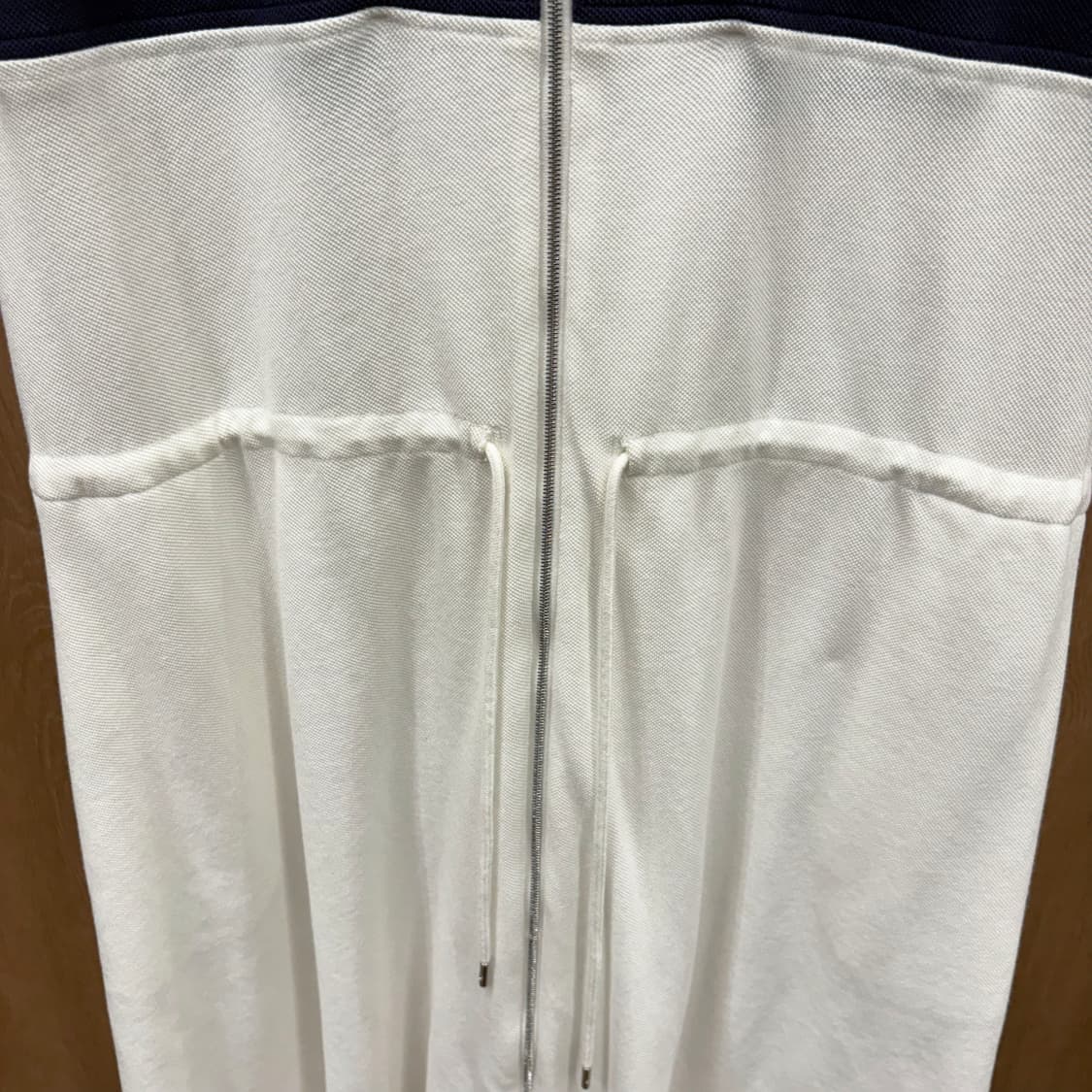 라코스테 배색 집업 카라 원피스 허리 스트링 로고 디테일 네이비 화이트 상품이미지7