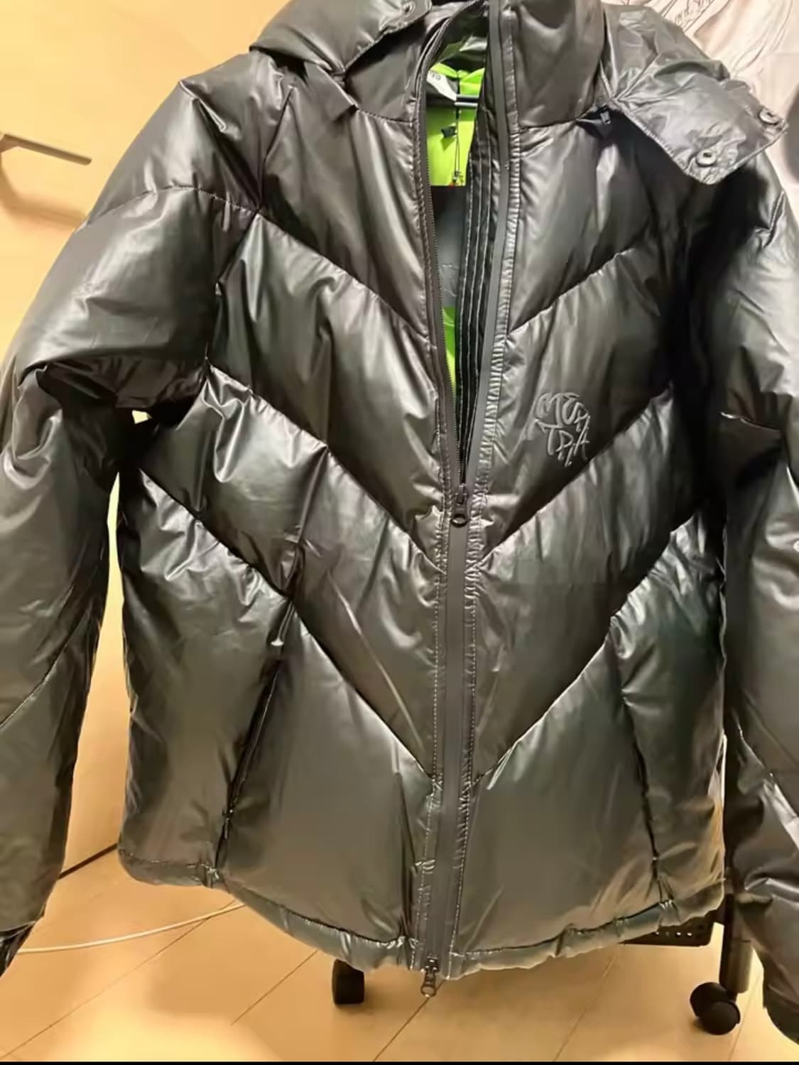 Mertra heat reactive puffer 메르트라 열반응패딩 상품이미지1