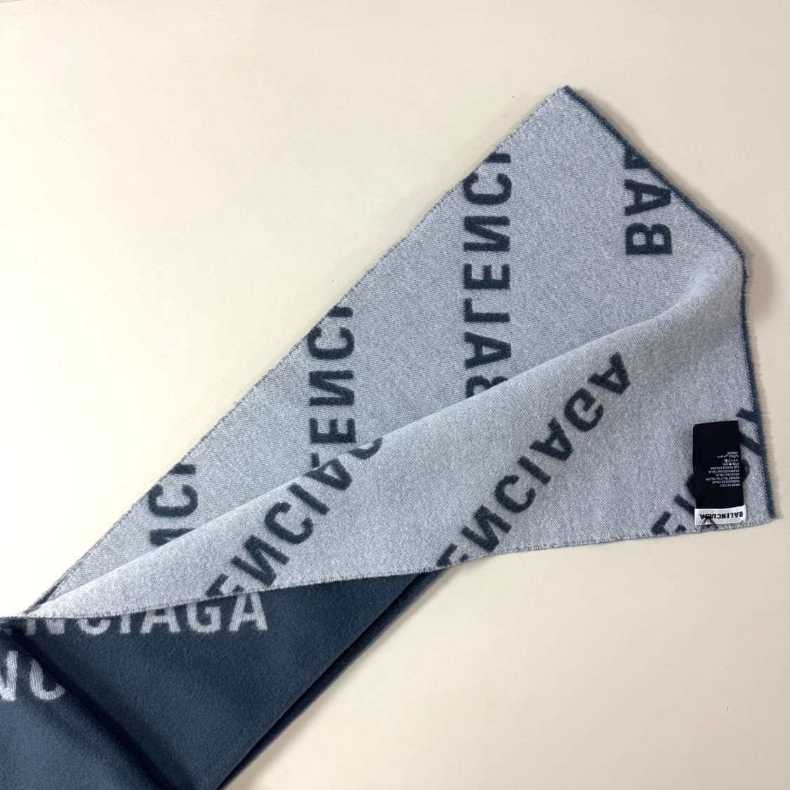 [백화점판/당일출고]발렌시아가 머플러 상품이미지2