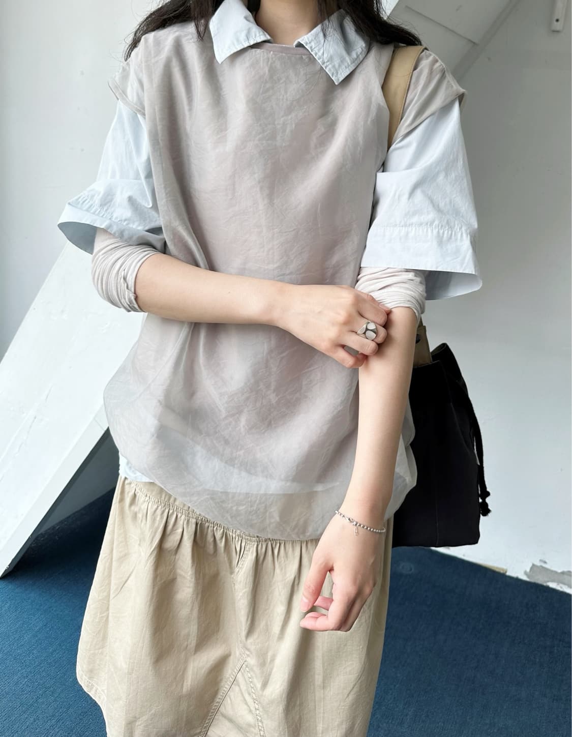 Fake layered design sleeveles top 상품이미지6