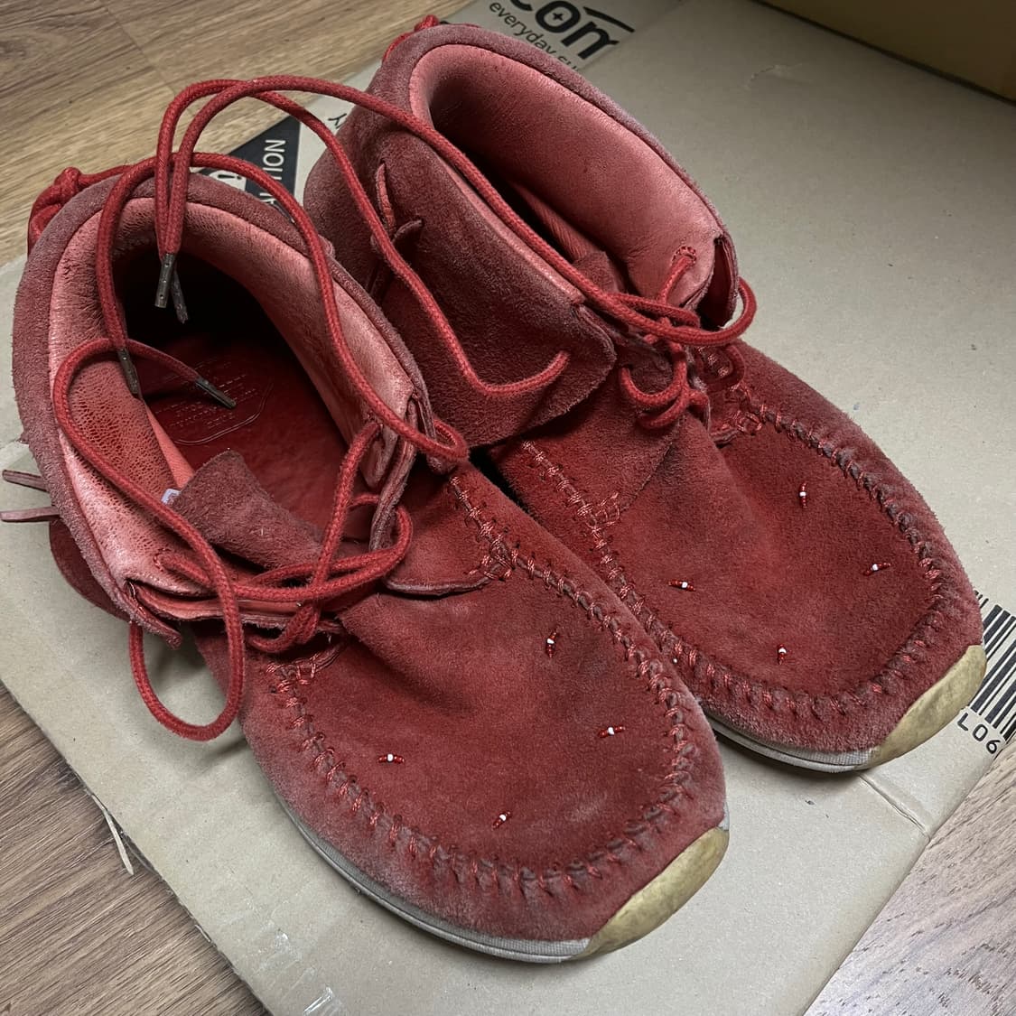 비즈빔 FBT Lhamo Folk Red suede 상품이미지1