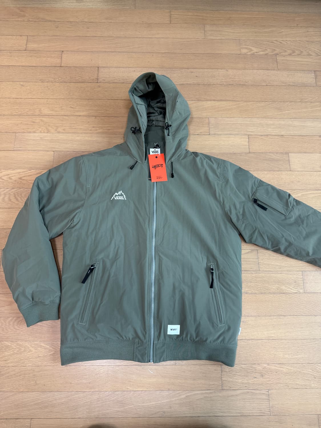 [L] 반스 볼트 x WTAPS 더블탭스 MTE 자켓 스모키 올리브 상품이미지2