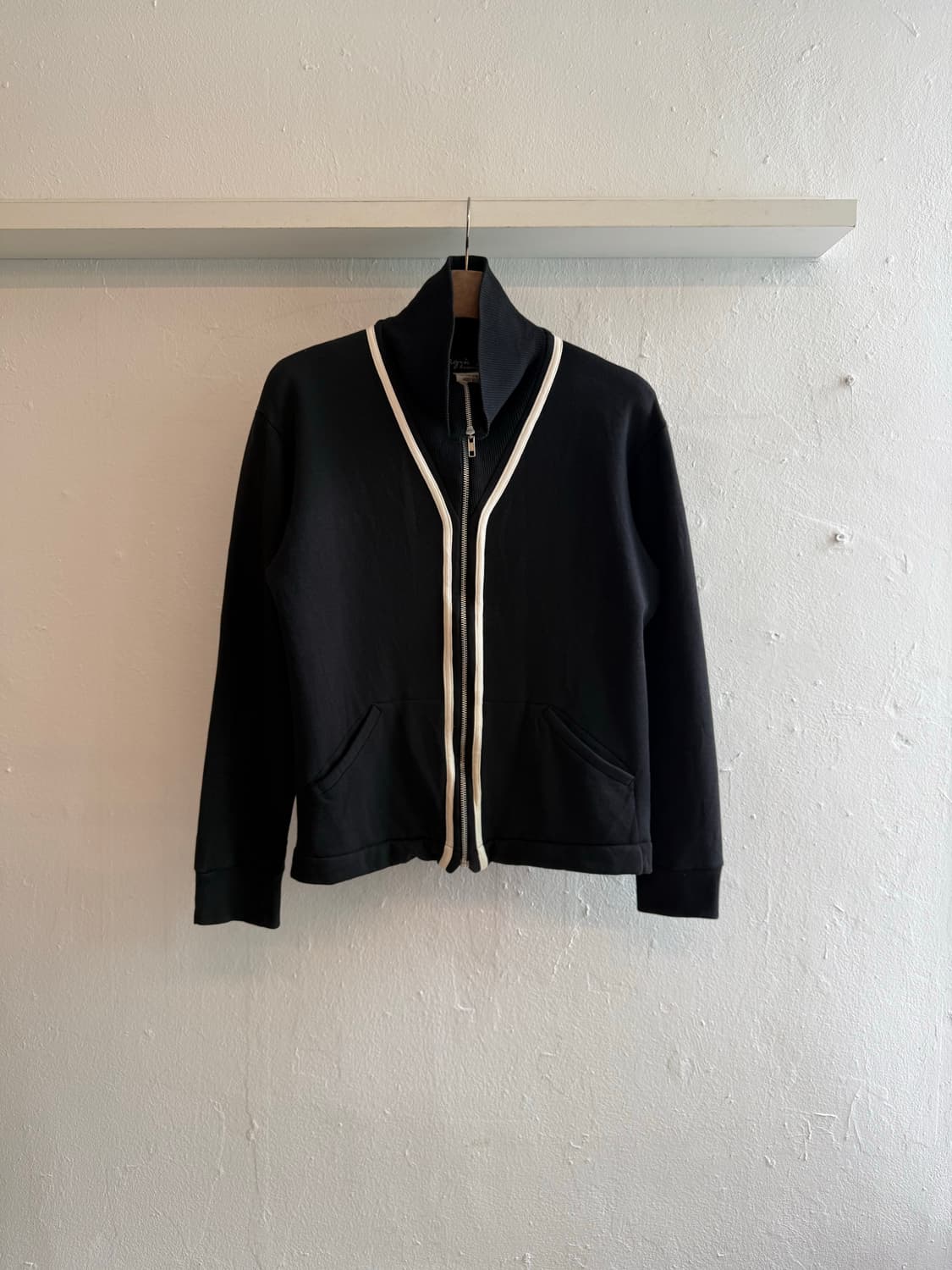 아네스베 파이핑집업 상품이미지1