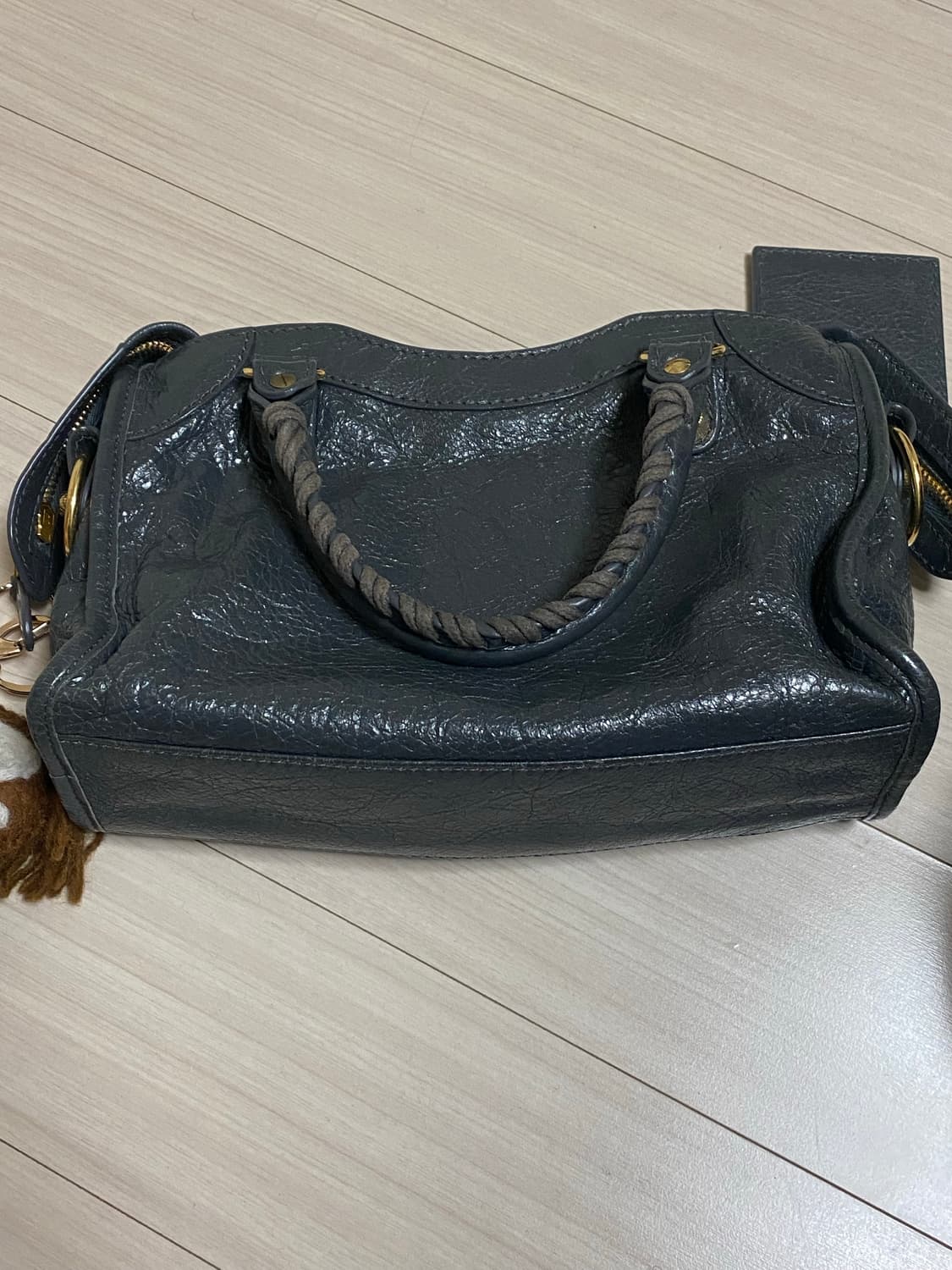 발렌시아가 모터 시티백 그레이 색상 판매합니다~ 상품이미지5