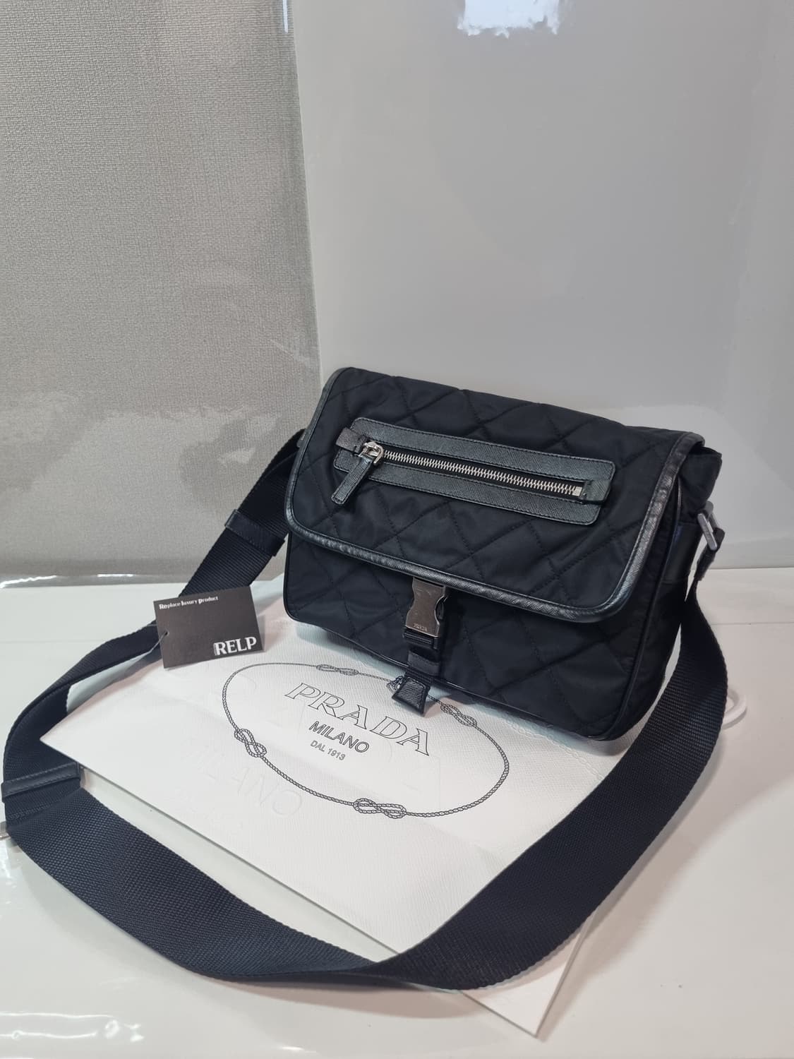 정품 프라다 퀄팅 메신저백 상품이미지1