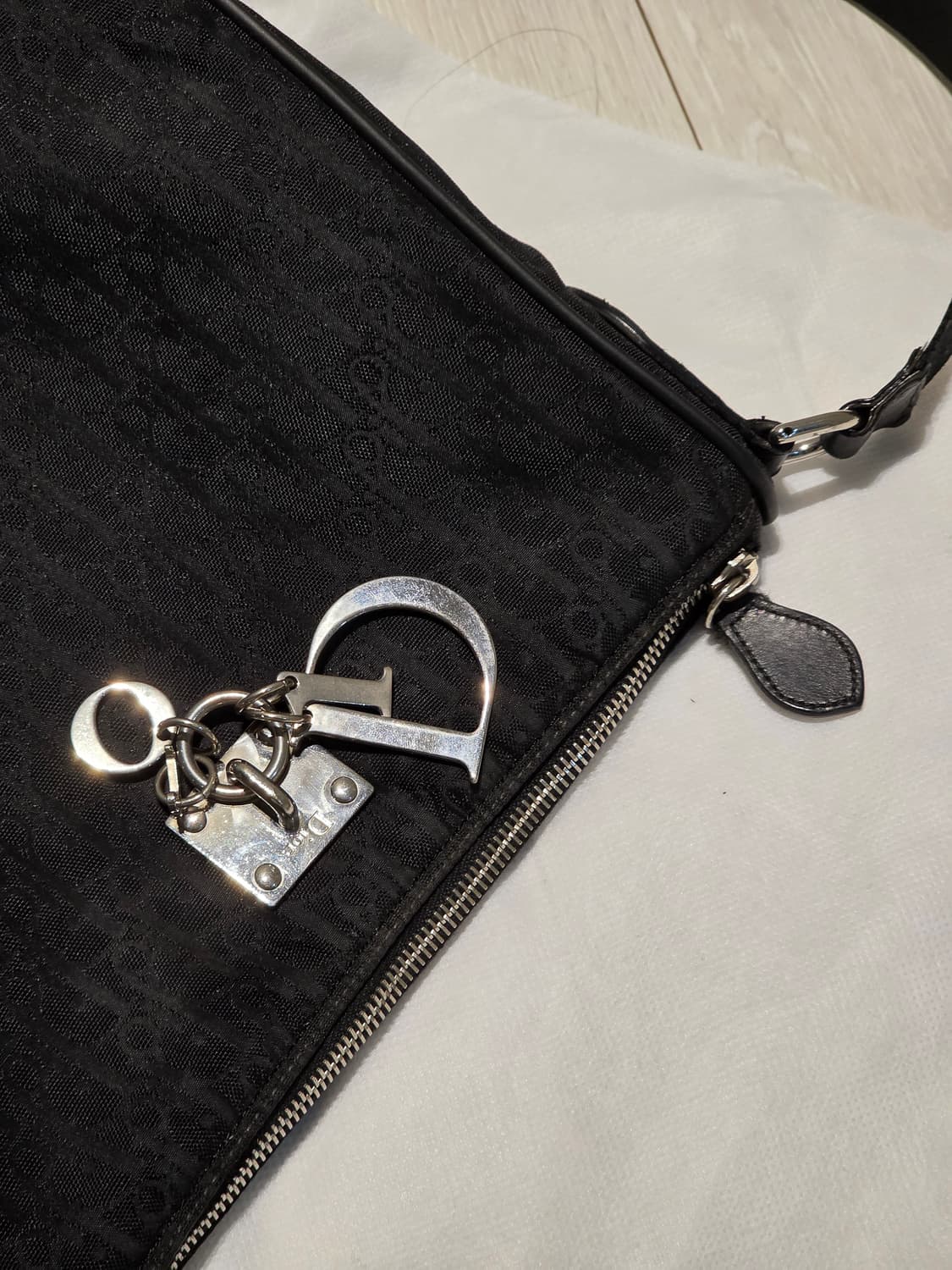 디올 블랙 오블리크 Dior 참 장식 크로스백 메신저백 상품이미지3