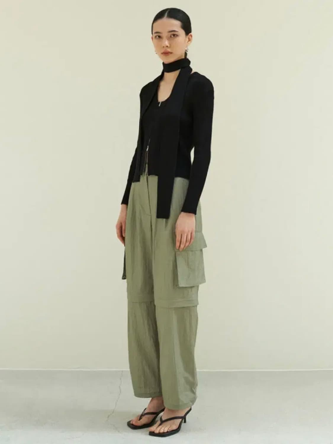 블러썸 에이치 컴퍼니 니트 머플러 집업 상품이미지3