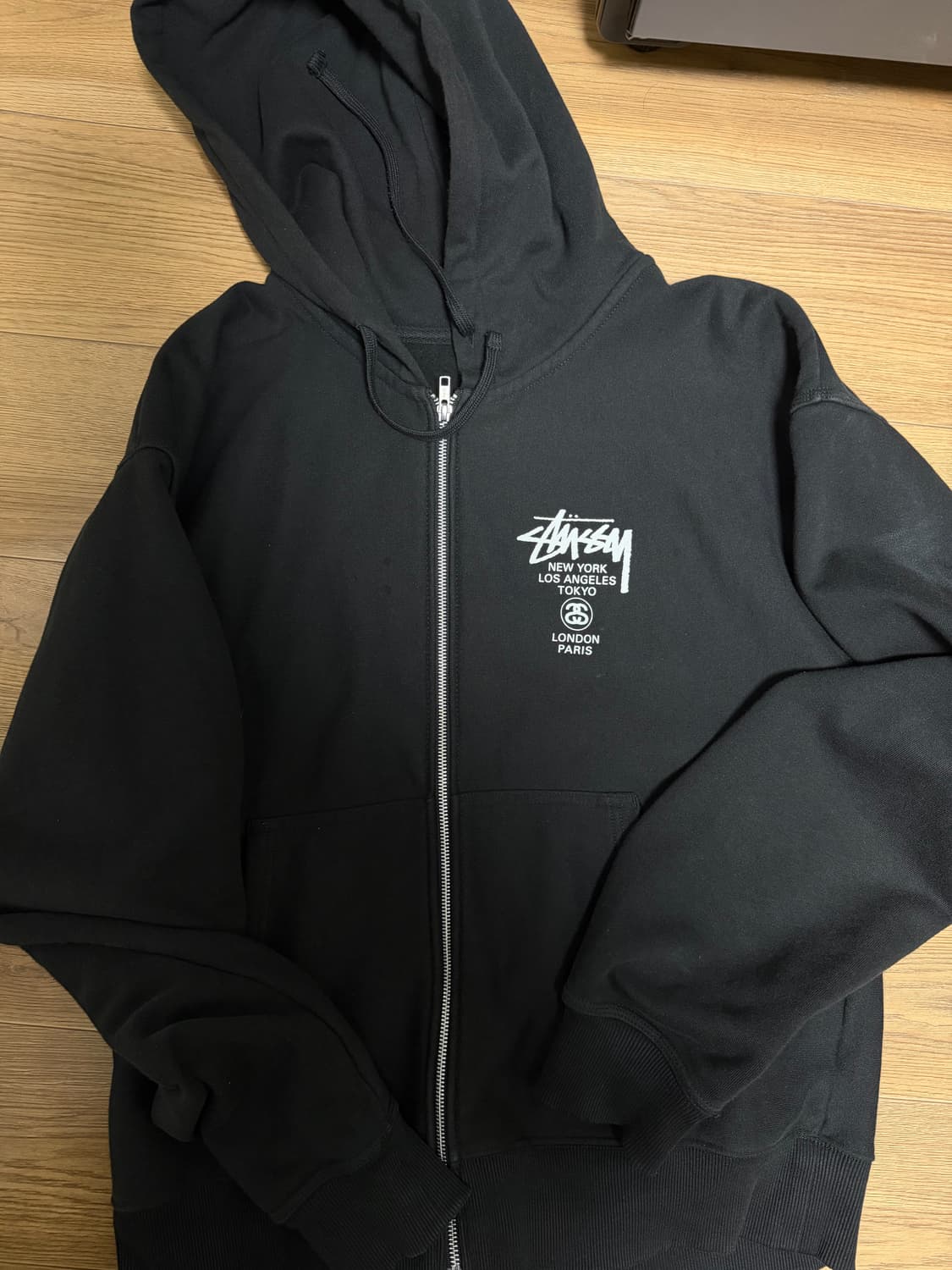 [XL]스투시 월드 투어 후드 집업 블랙 2023 상품이미지1