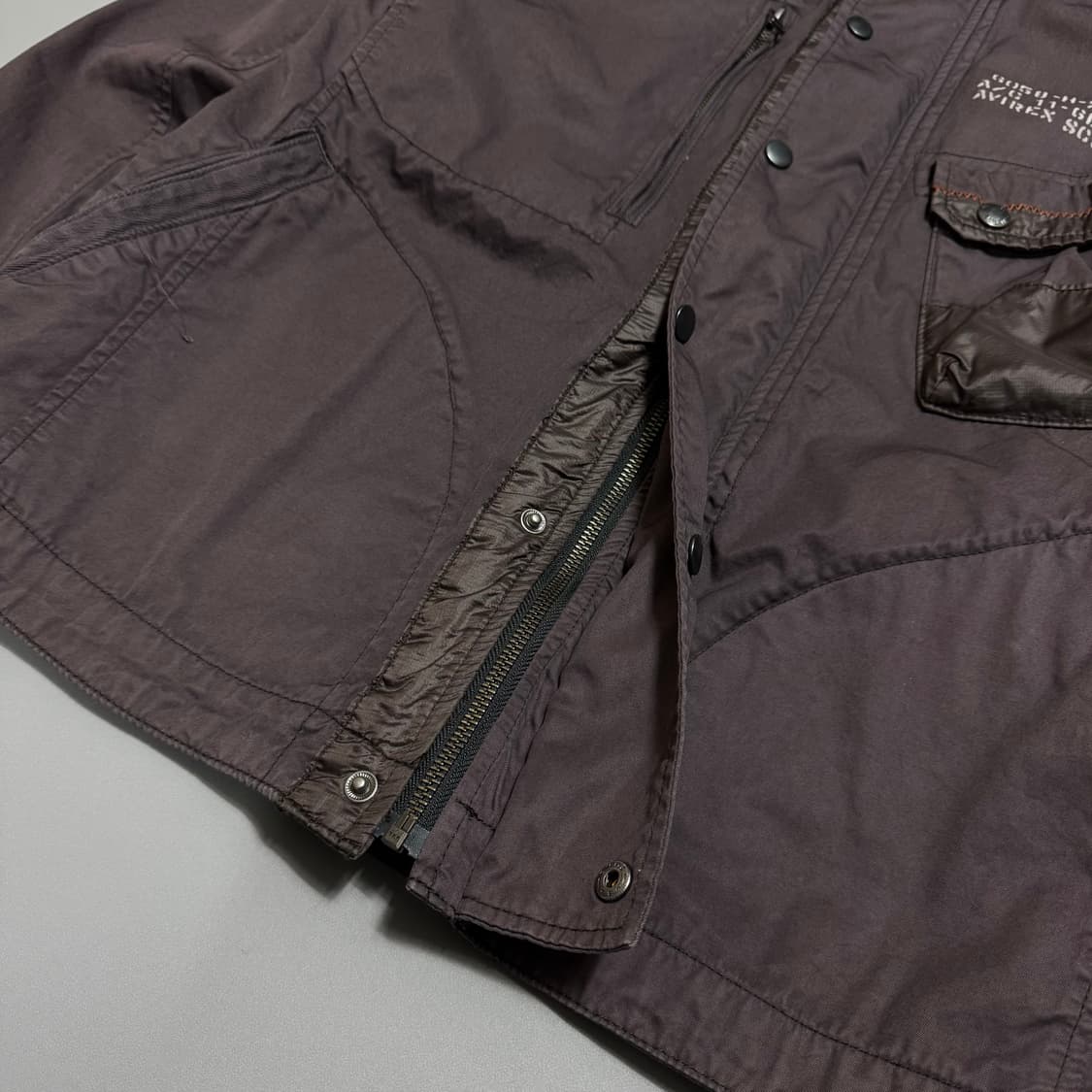 아비렉스 플럼컬러 배색 코튼 나일론 패치워크 히든후드 플라이트 자켓 상품이미지6