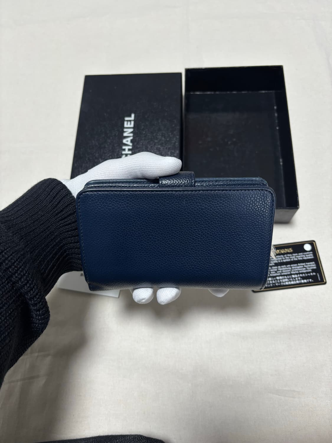 샤넬 네이버 카프스킨 캐비어 마크 장지갑  상품이미지2