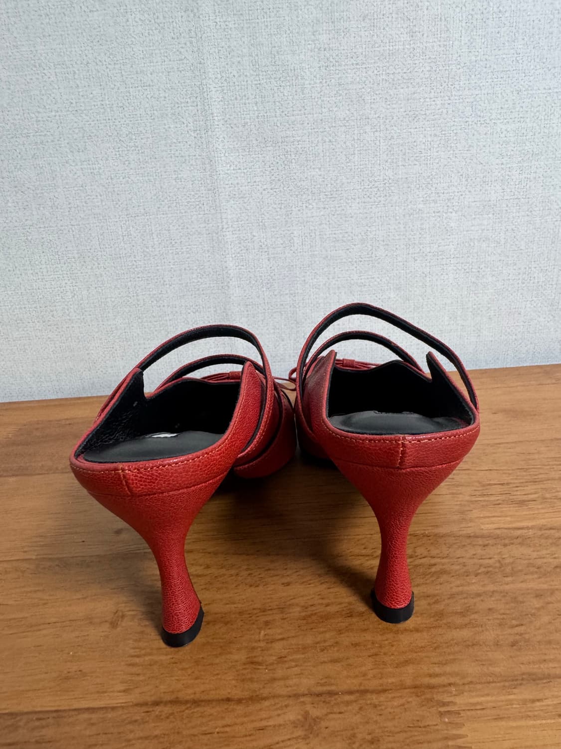 율이에 YUUL YIE 레드 리본 뮬 스틸레토 새상품 상품이미지4