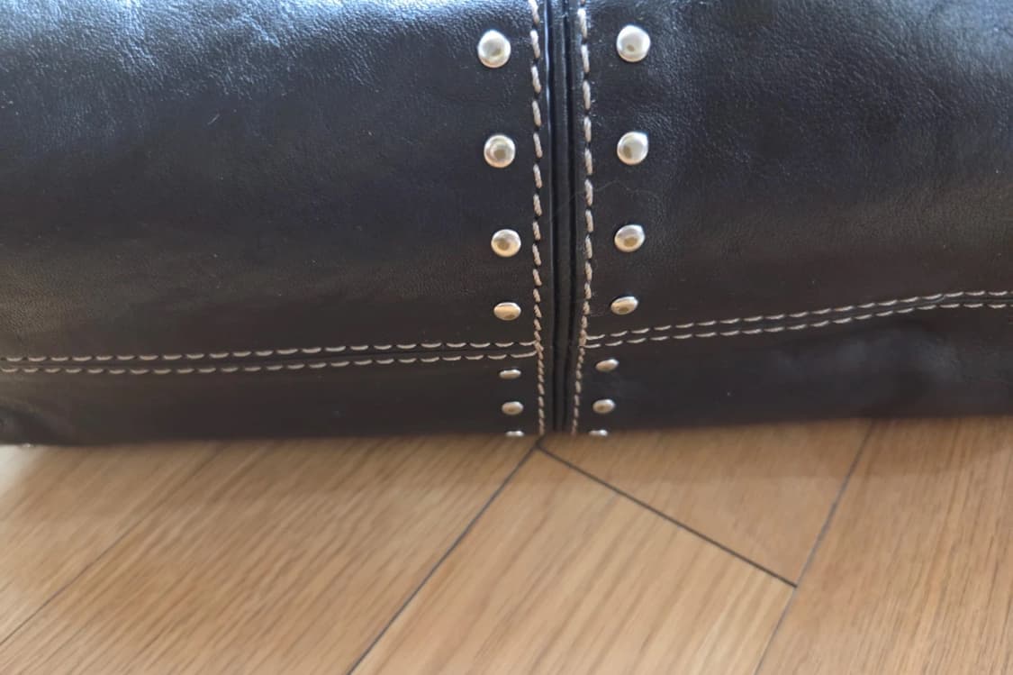 마이클 코어스(Michael Kors) 블랙 가죽 스터드 토트백 상품이미지3