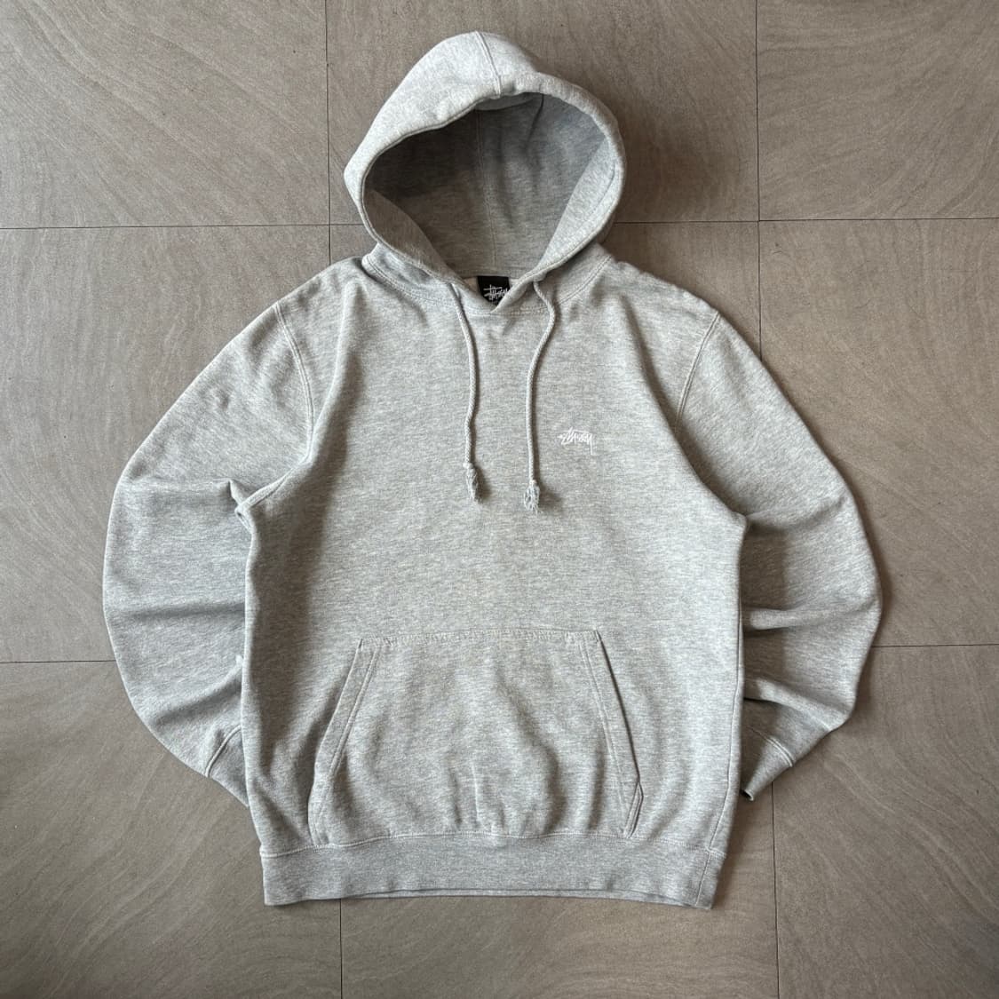 스투시 인터네셔널 트라이브 그레이 후드티 상품이미지2