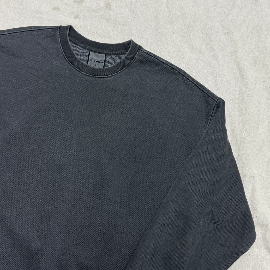 소버먼트 피그먼트 차콜 맨투맨 XL 상품이미지2