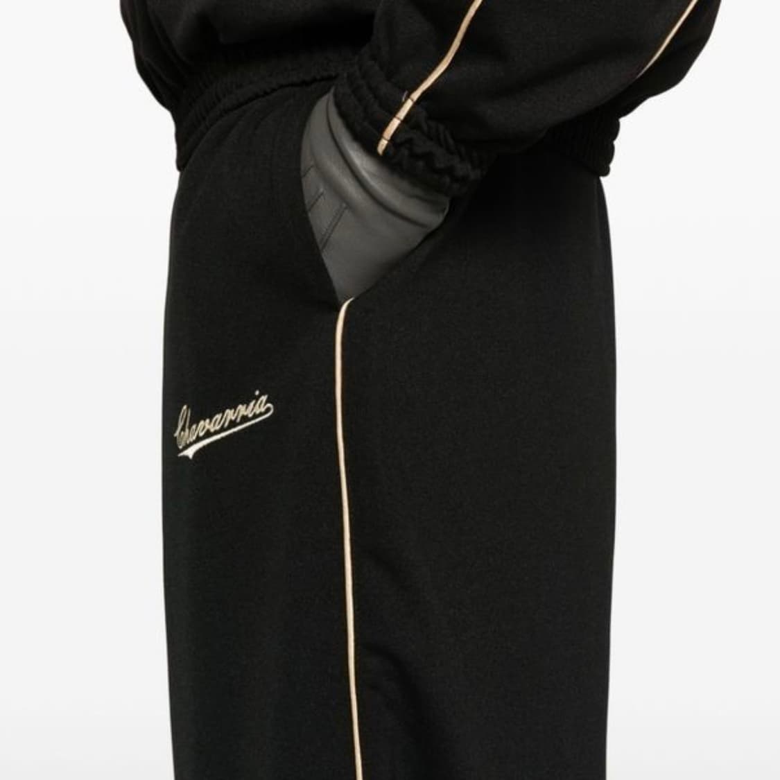 [L] 윌리차바리아 로고 엠보싱 나일론 트랙 팬츠 블랙 상품이미지5