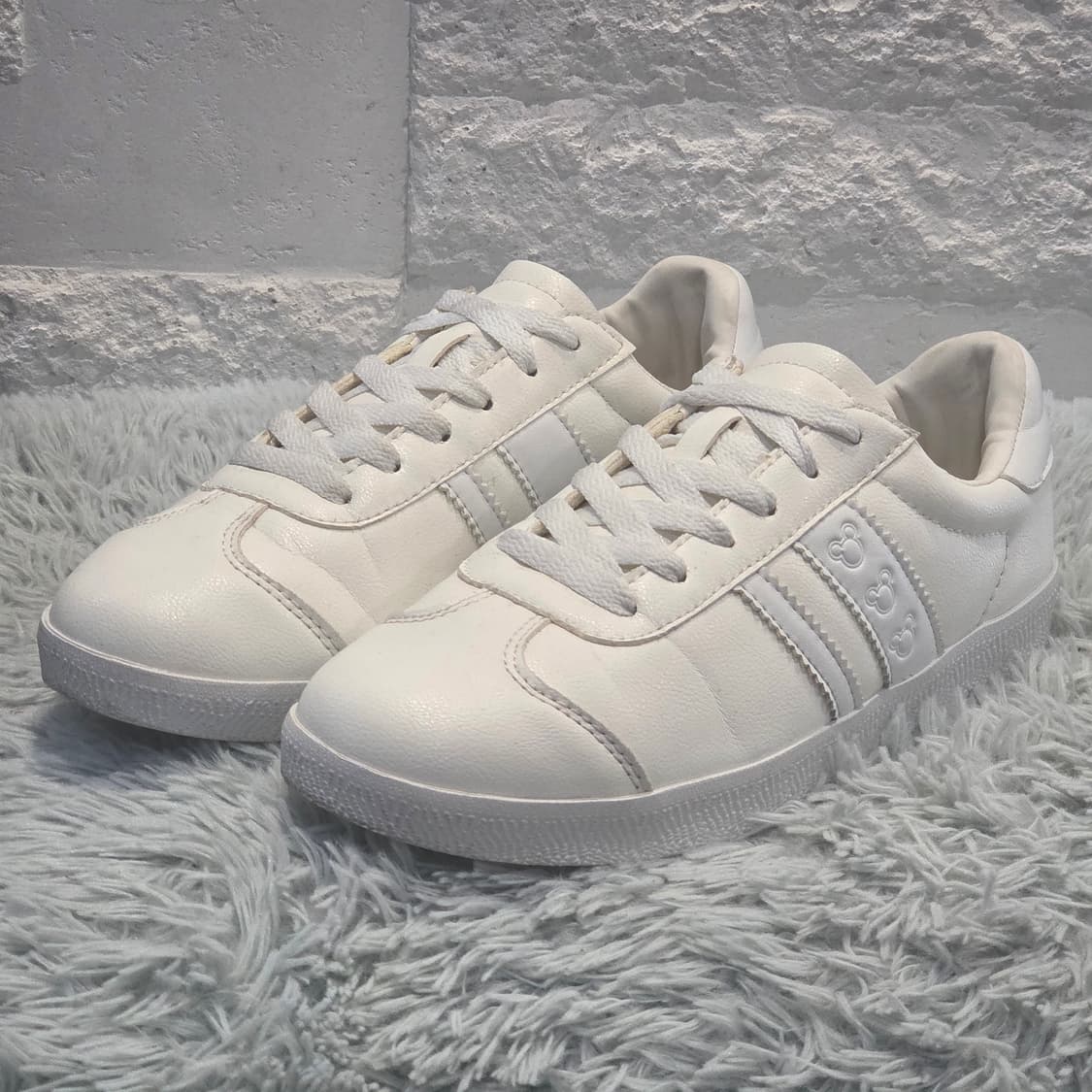 1q-9:미키 마우스 라인 화이트 스니커즈 (24cm)-거의새거 상품이미지1