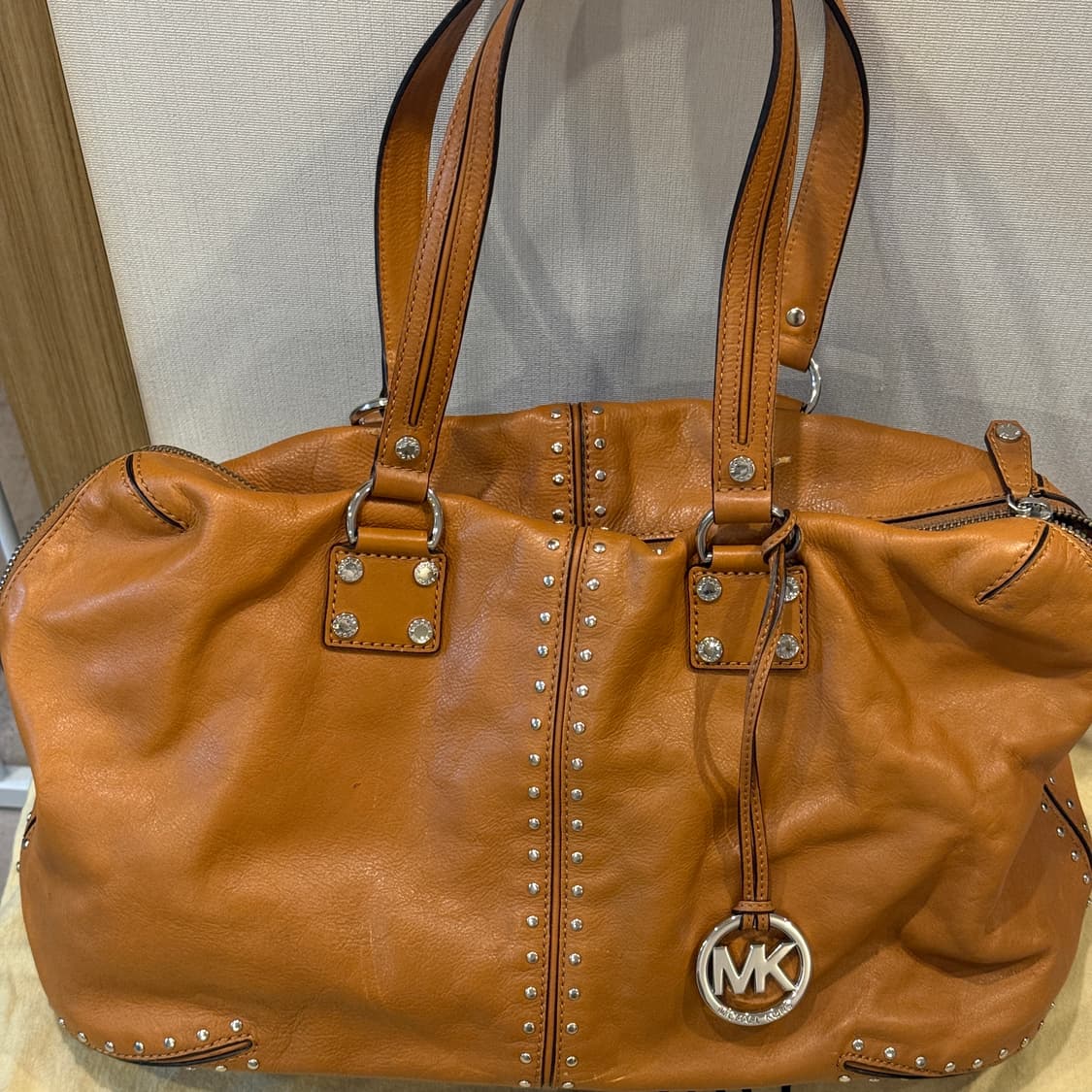 마이클코어스 토트백 상품이미지1