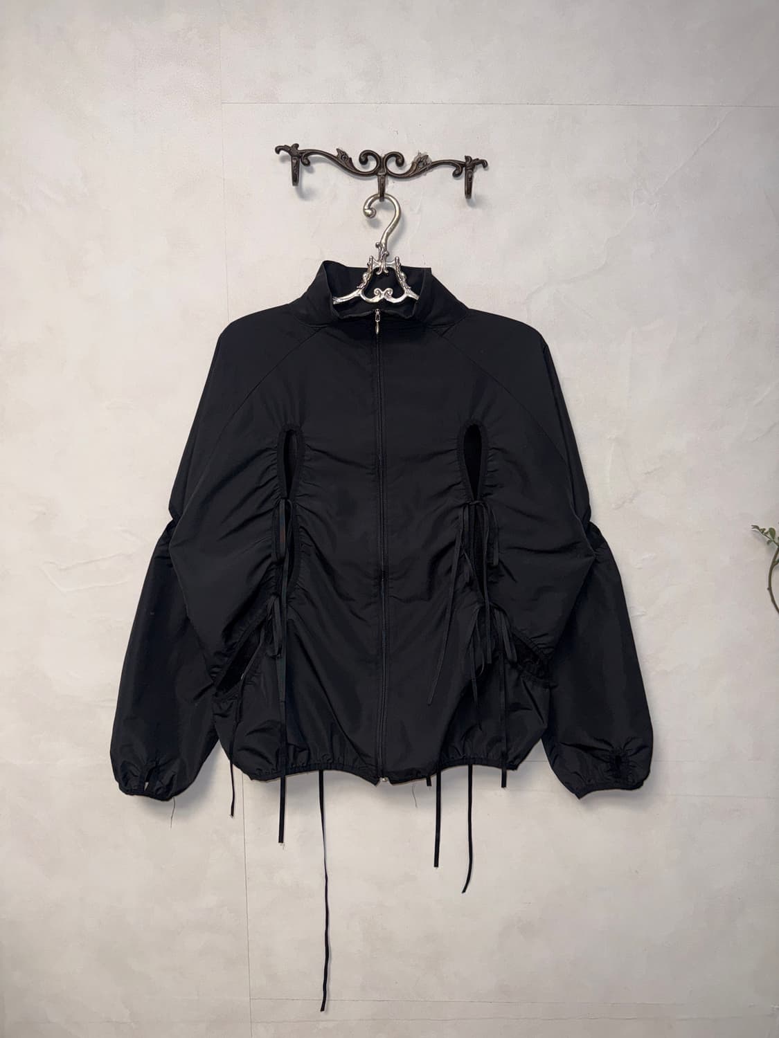 NACHE cut-out windbreaker black 상품이미지1