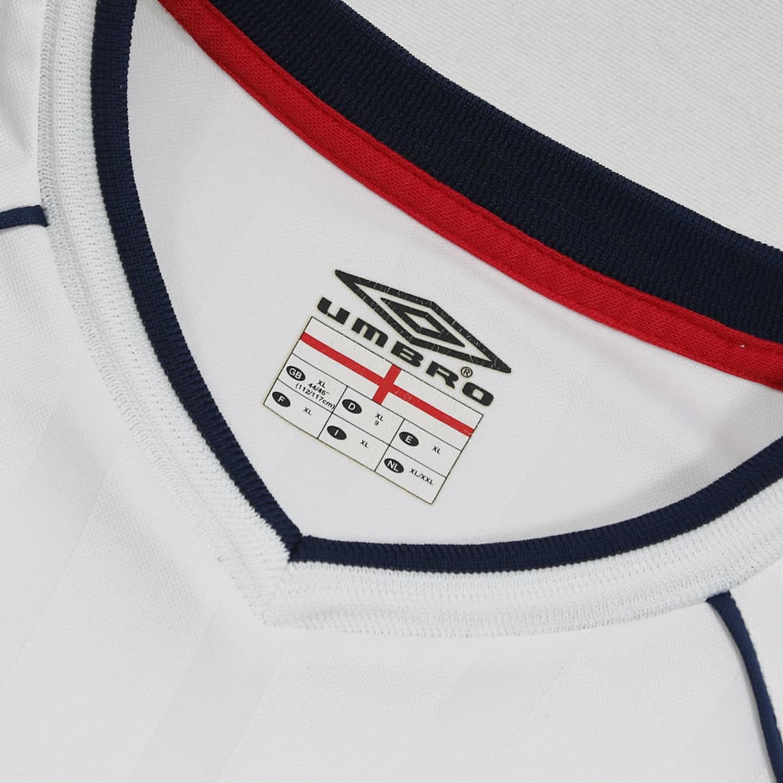 (착용컷) UMBRO 01~03 잉글랜드 유니폼 상의 (남성용 108) 상품이미지4