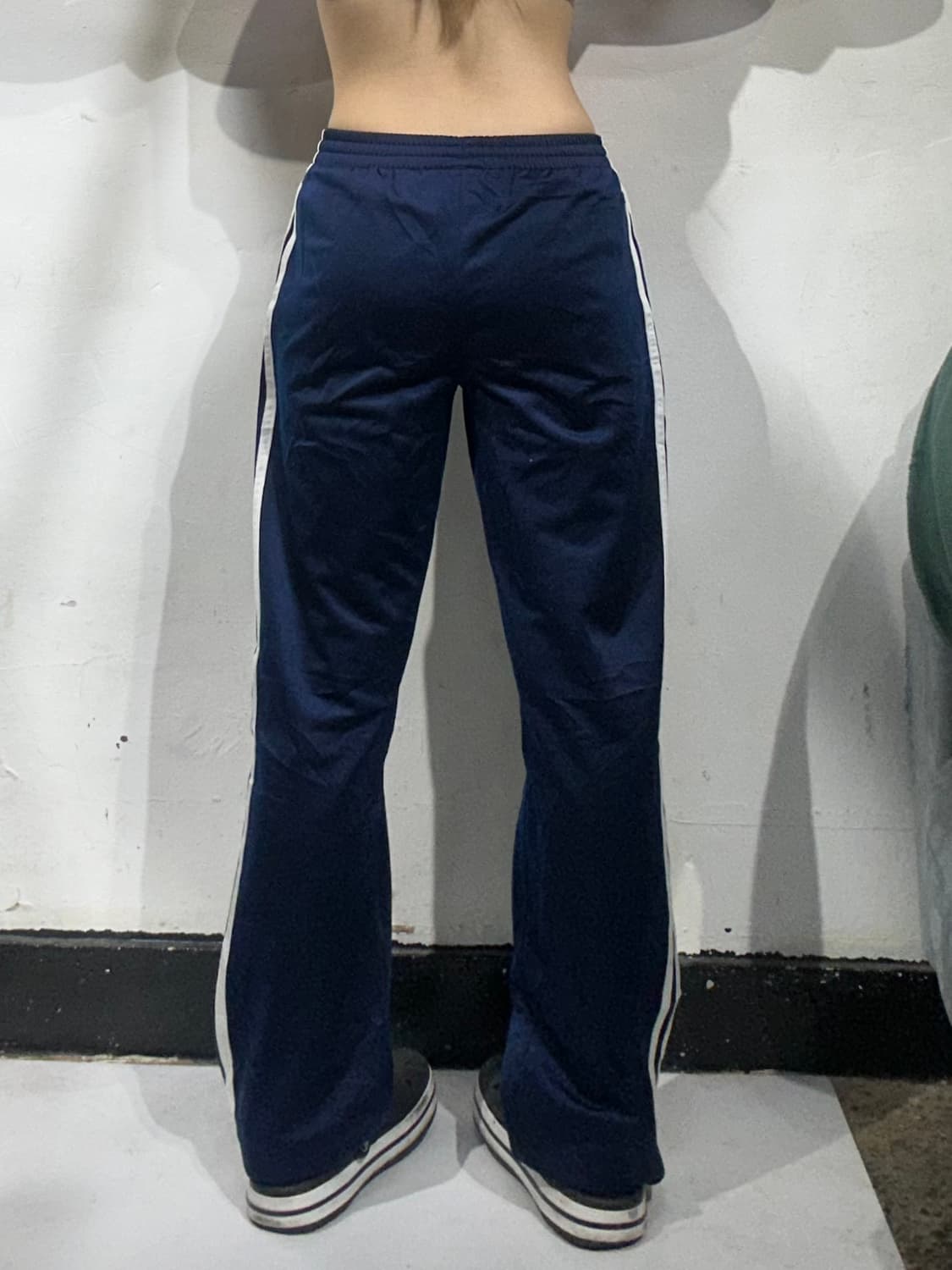 아디다스 네이비 화이트 삼선 스몰 로고 와이드 팬츠  상품이미지3