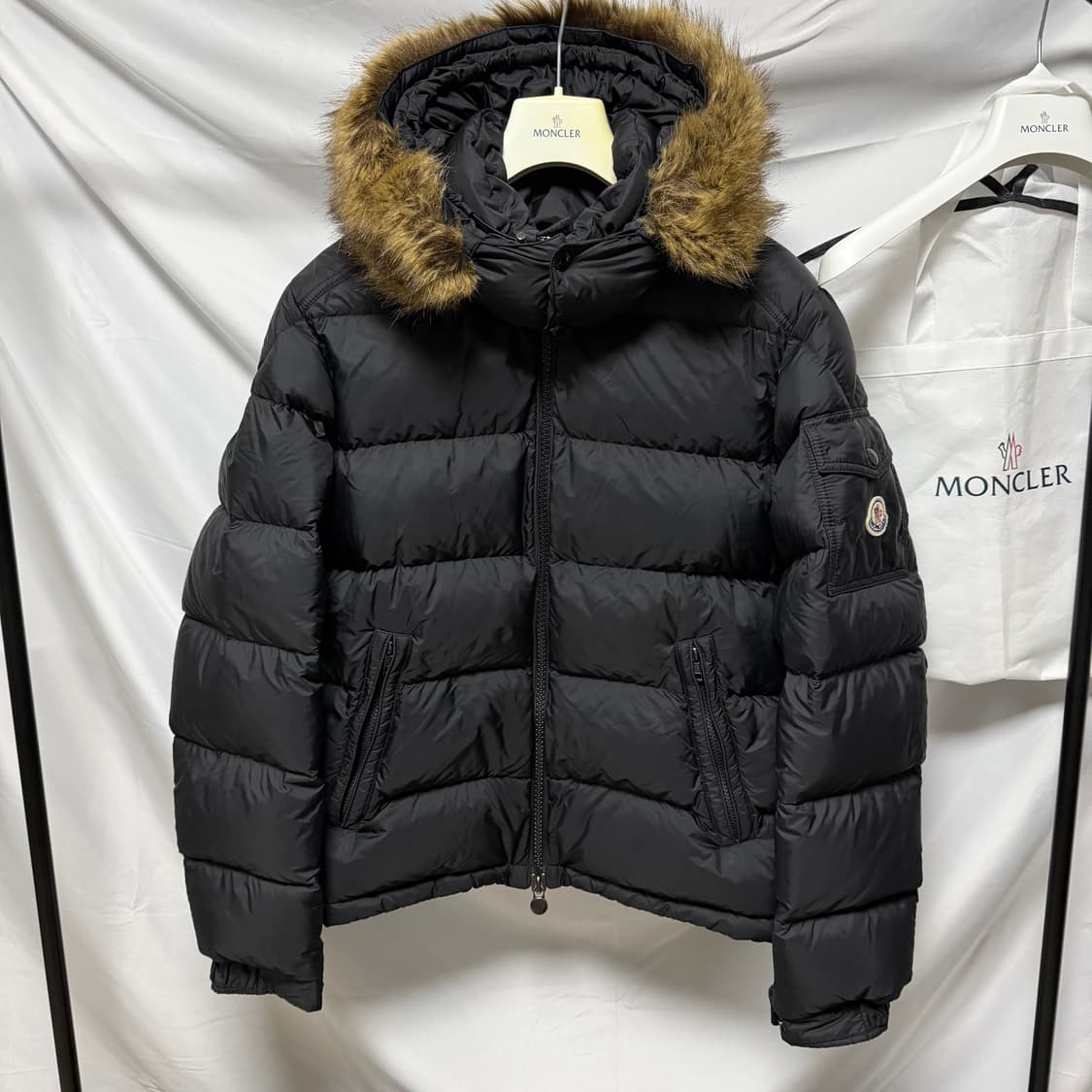 [S+급/3] 23~24FW 몽클레어 마야프 패딩 블랙 풀구성 마르크 상품이미지1