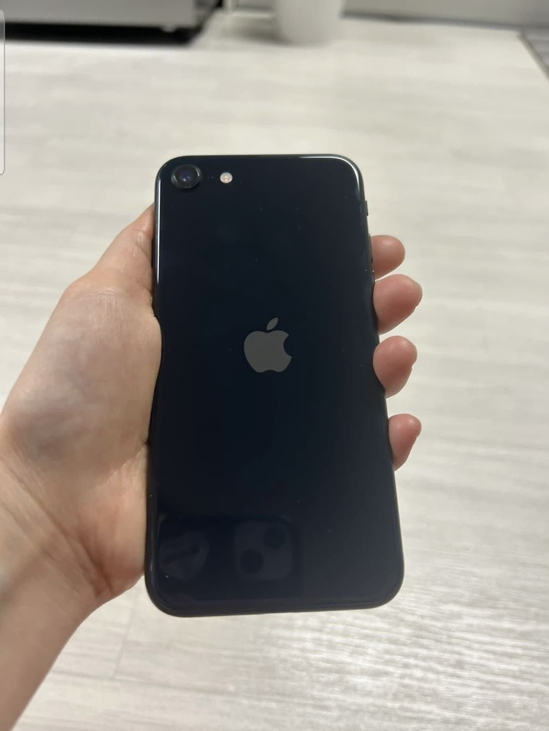 아이폰 SE2 블랙 S급 공기계 상품이미지2