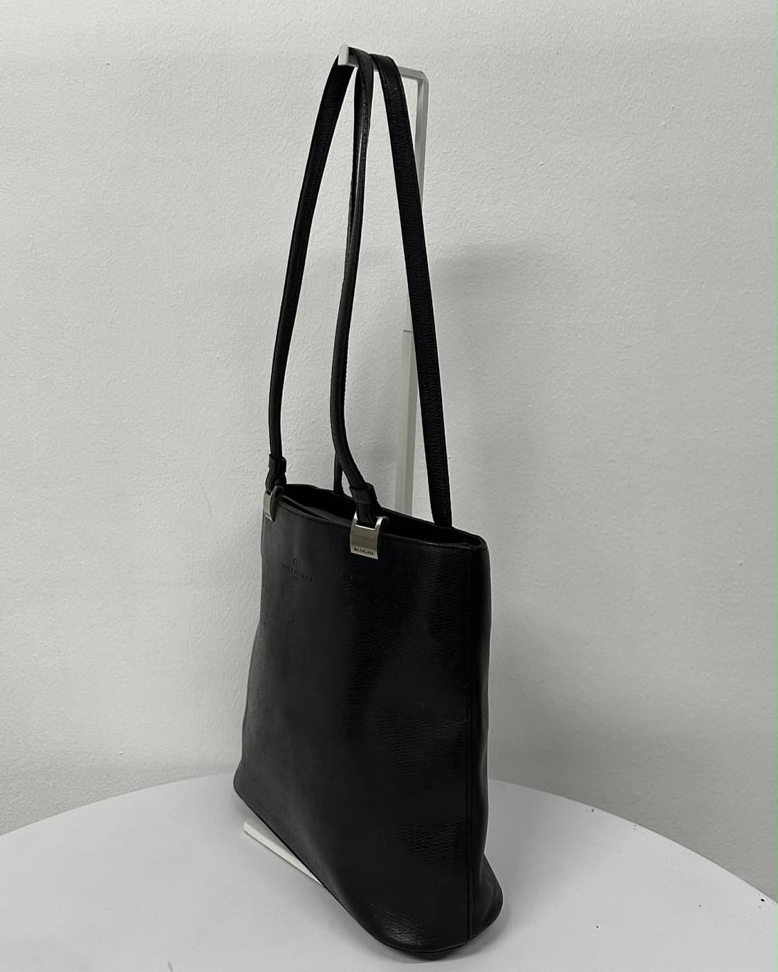 발렌시아가 은장 숄더 토트백 상품이미지3