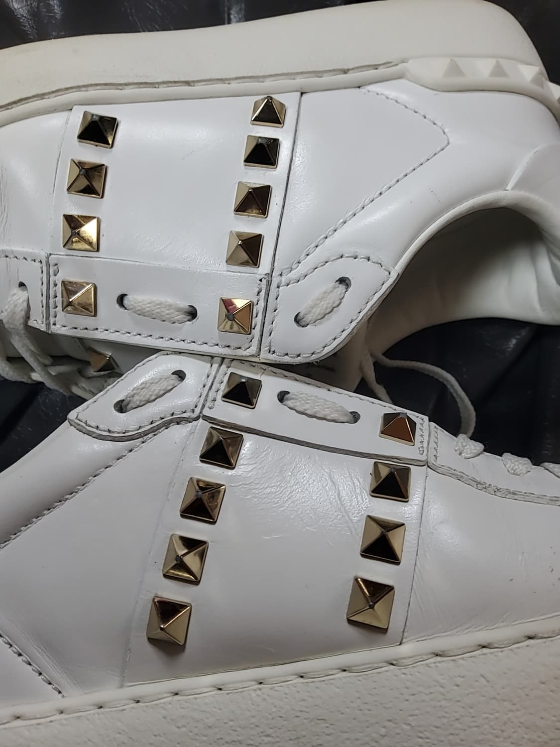 발렌티노 가라바니 언타이틀드 락스터드 스니커즈 235(정품) 상품이미지1