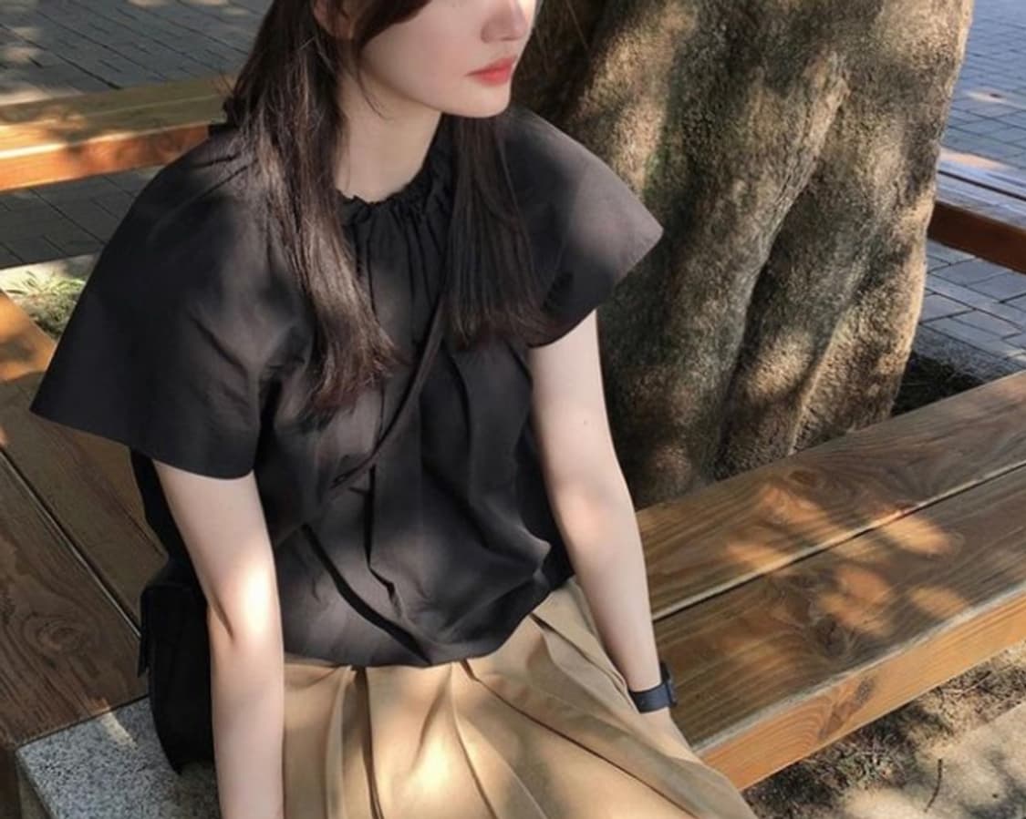 킨더살몬 Rough Creased 블라우스 블랙 상품이미지1