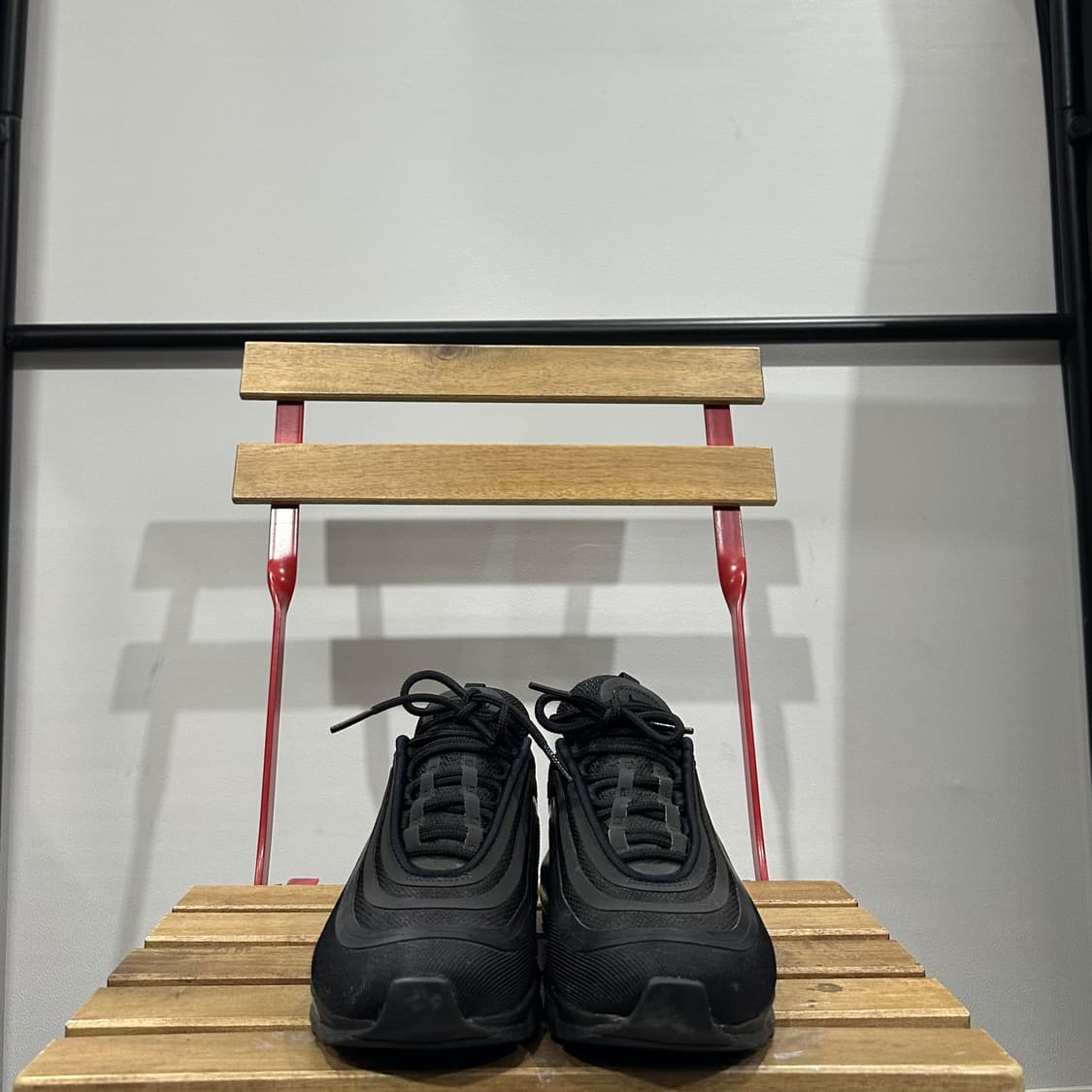 250) 나이키 운동화 남녀공용 신발 에어맥스 97 블랙 상품이미지2