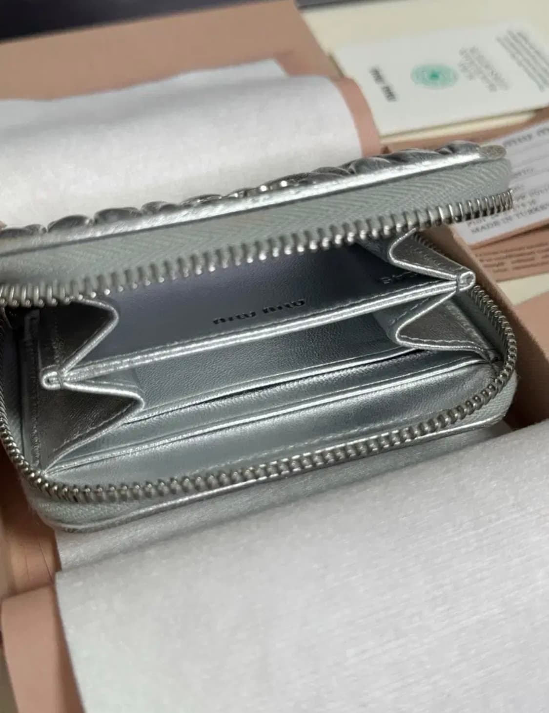 미우미우 마쎄라테 나파 실버 지갑 지퍼돌이 상품이미지5