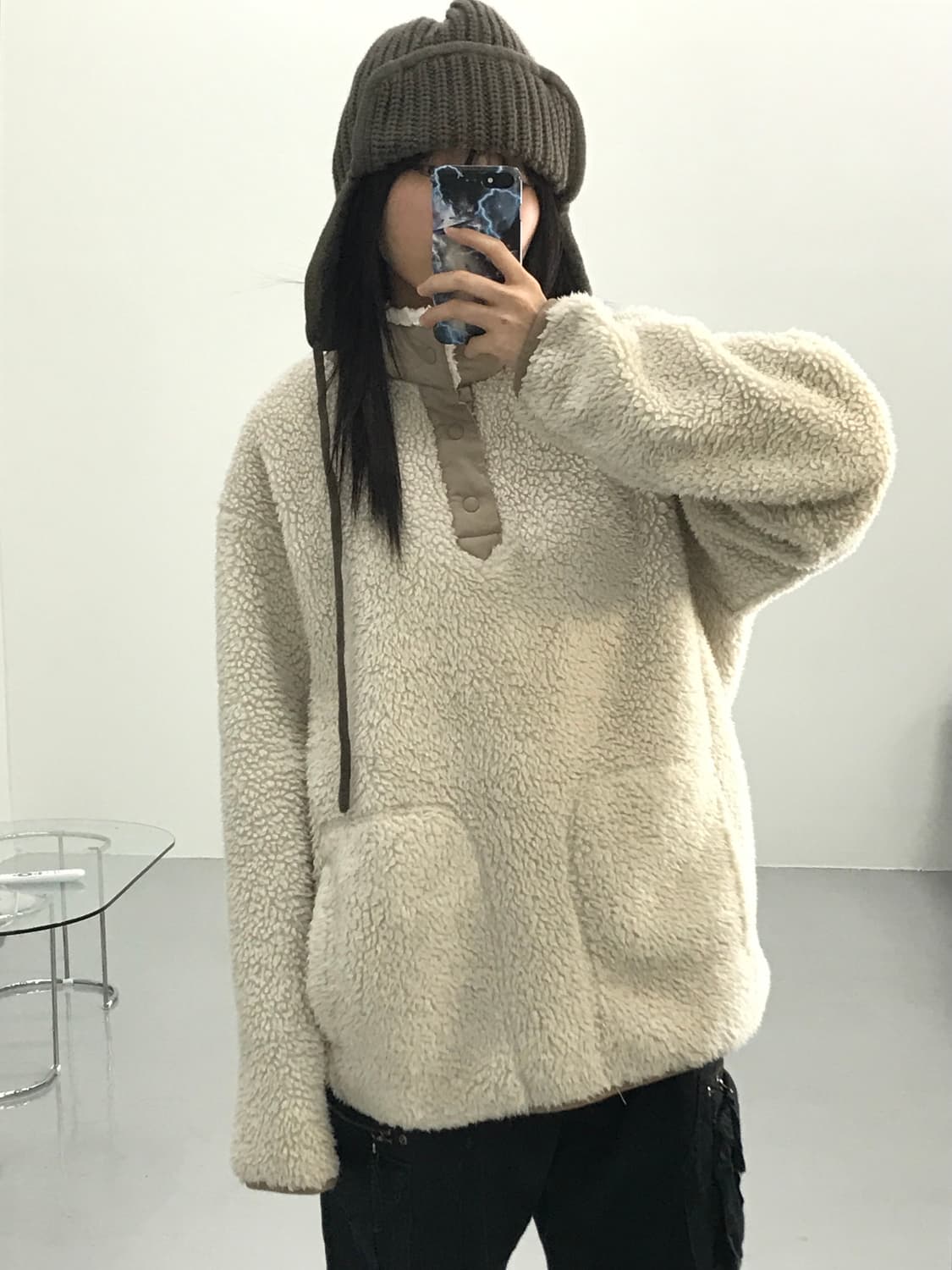 유니클로 화이트 마운티니어링 폴리스 맨투맨 상품이미지3