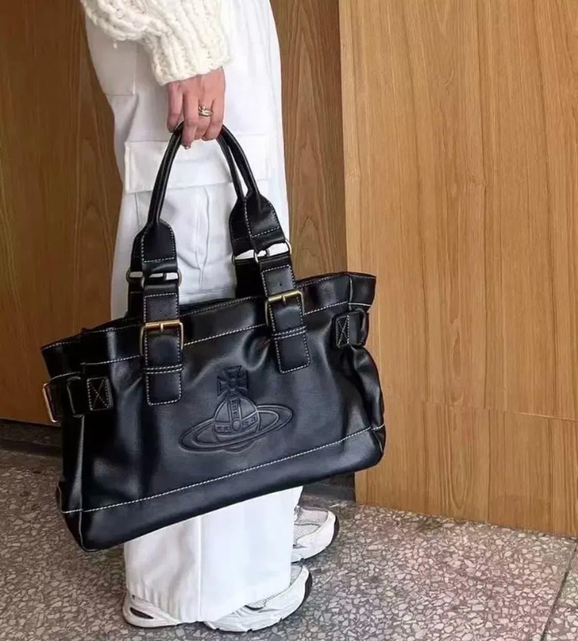 (유일매물)비비안웨스트우드 토트백 블랙 상품이미지7