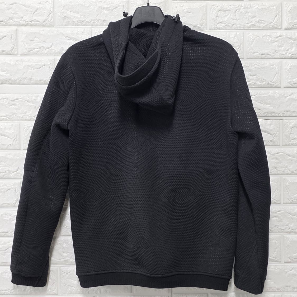 택포_ 빈폴 남성 엠보싱 후드 집업 095 블랙 상품이미지4