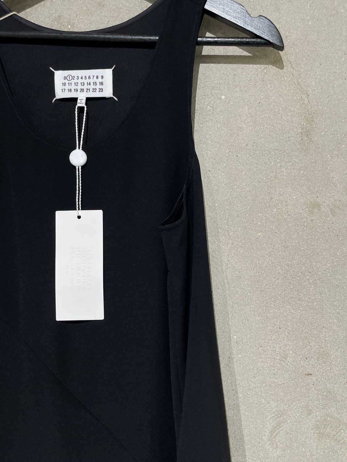 메종 마르지엘라 1 블랙 백스티치 컷 아웃 트리아세테이트 드레스 상품이미지3