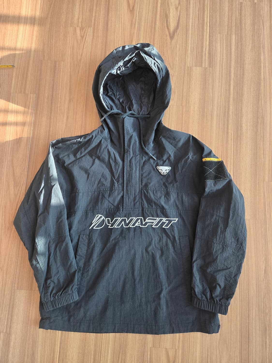 다이나핏 블랙 후드 바람막이 자켓 상품이미지1