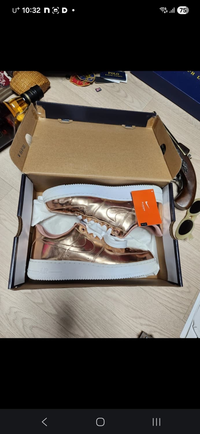 (화보촬영 1회 착용) 나이키 에어포스 골드 메탈릭 포스 275 상품이미지2