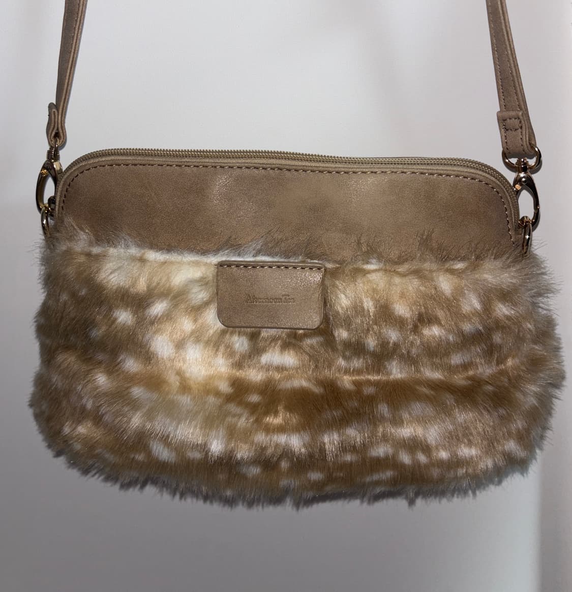 애프터눈 티(Afternoon Tea) 밤비 무늬 퍼  크로스백 상품이미지1