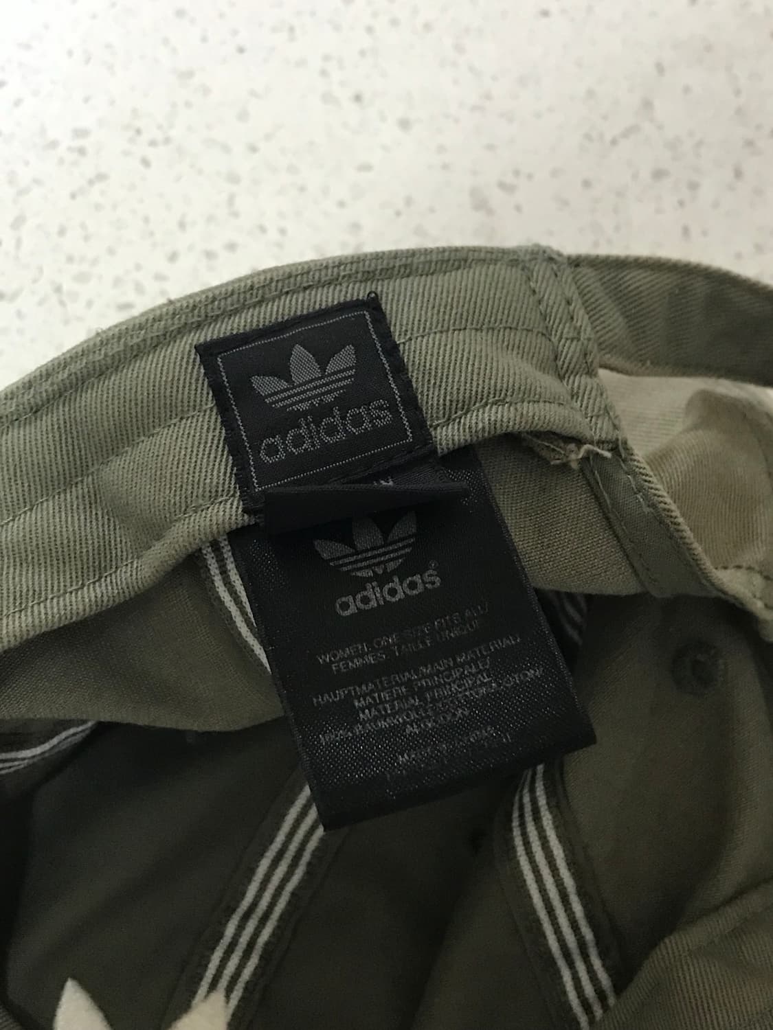 아디다스 카키 볼캡 급처🥺 상품이미지5