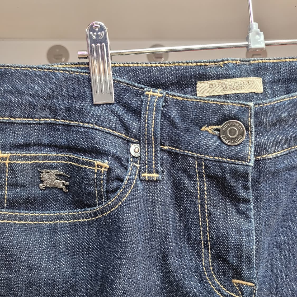 버버리 여성 데님 부츠컷 청바지 상품이미지3