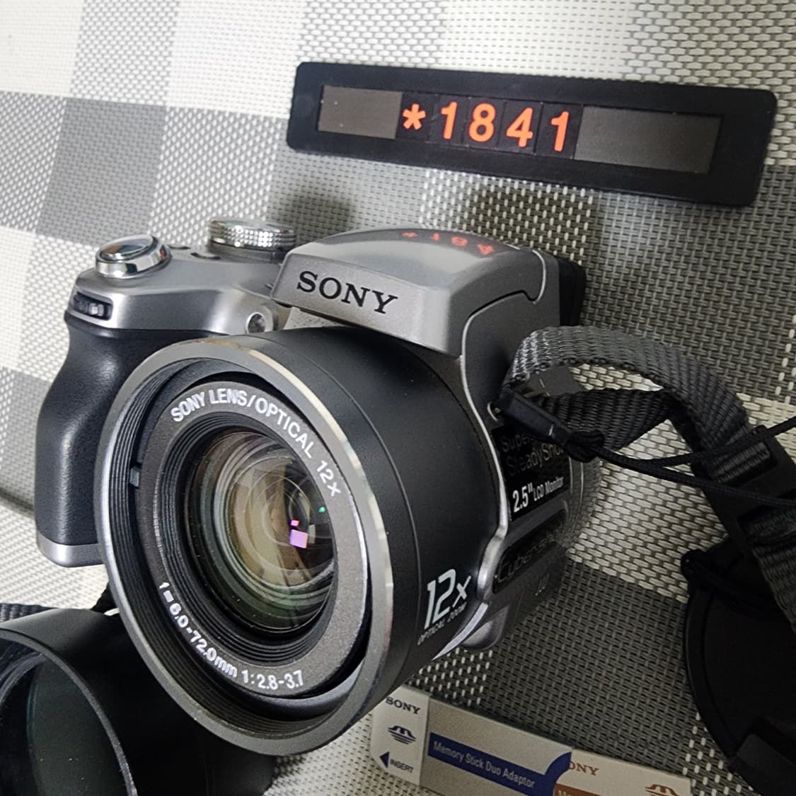 소니 사이버샷 DSC-H1 디지털카메라 AA건전지 사용 상품이미지2