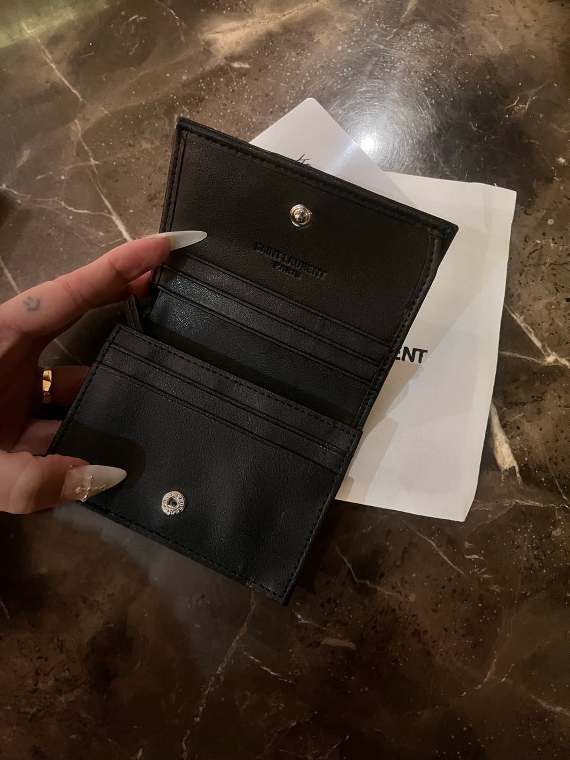 생로랑 카산드라 카드 반지갑 블랙 금장 상품이미지2