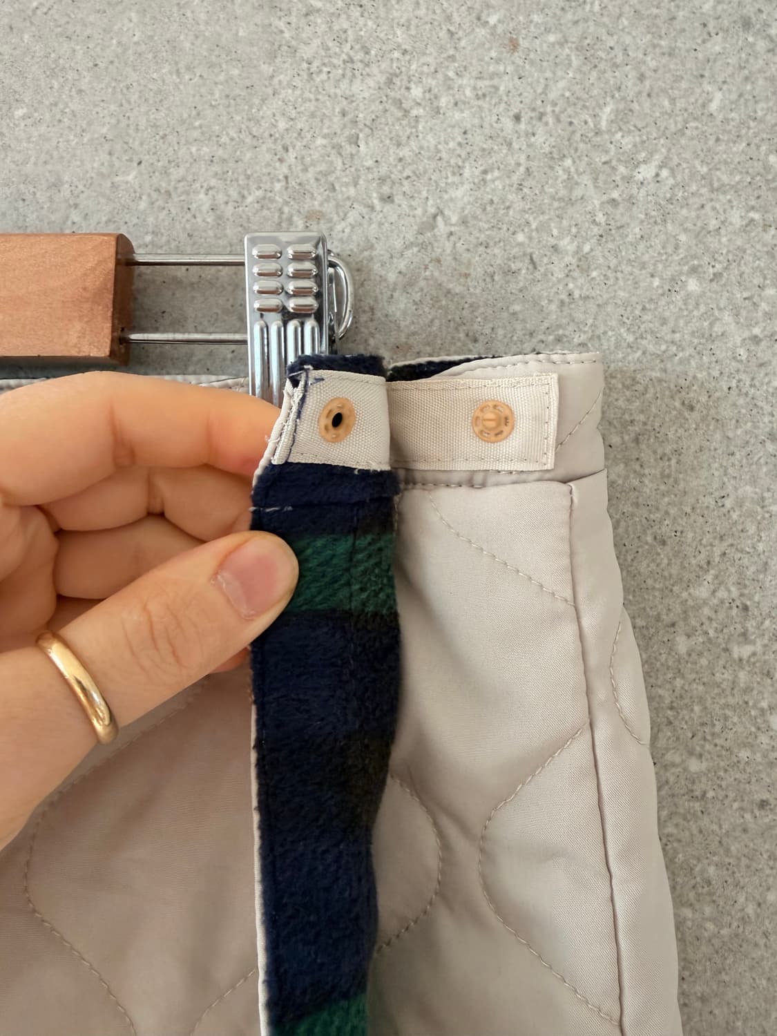 누빔 패딩 치마 베이지 미디스커트 안감 기모 체크 상품이미지3