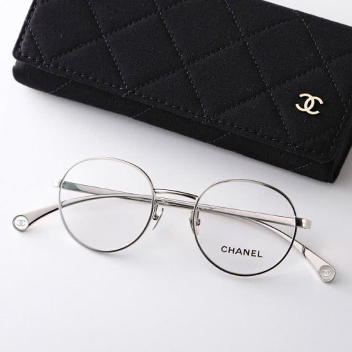 Chanel oval silver Female Eyeglasses 상품이미지1