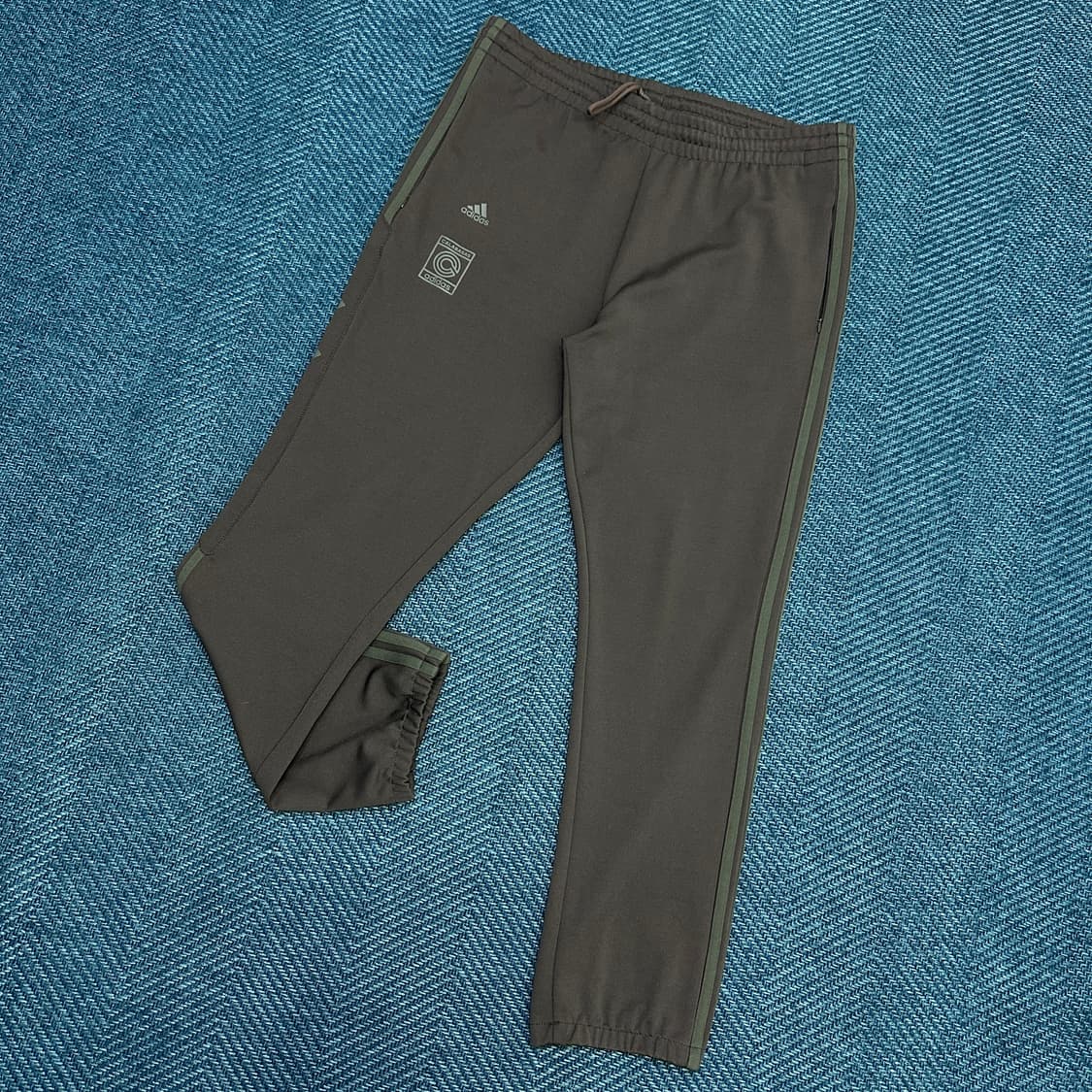 [M] 아디다스 X 이지 칼라바사스 트랙 팬츠 상품이미지1