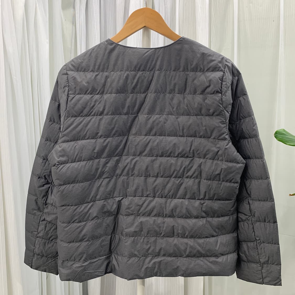 일본 유니클로 덕다운 여성 라운드 경량패딩 1798 상품이미지2